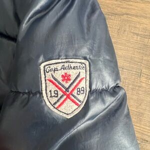 Baby gap 5T Navy Coat with removable hood